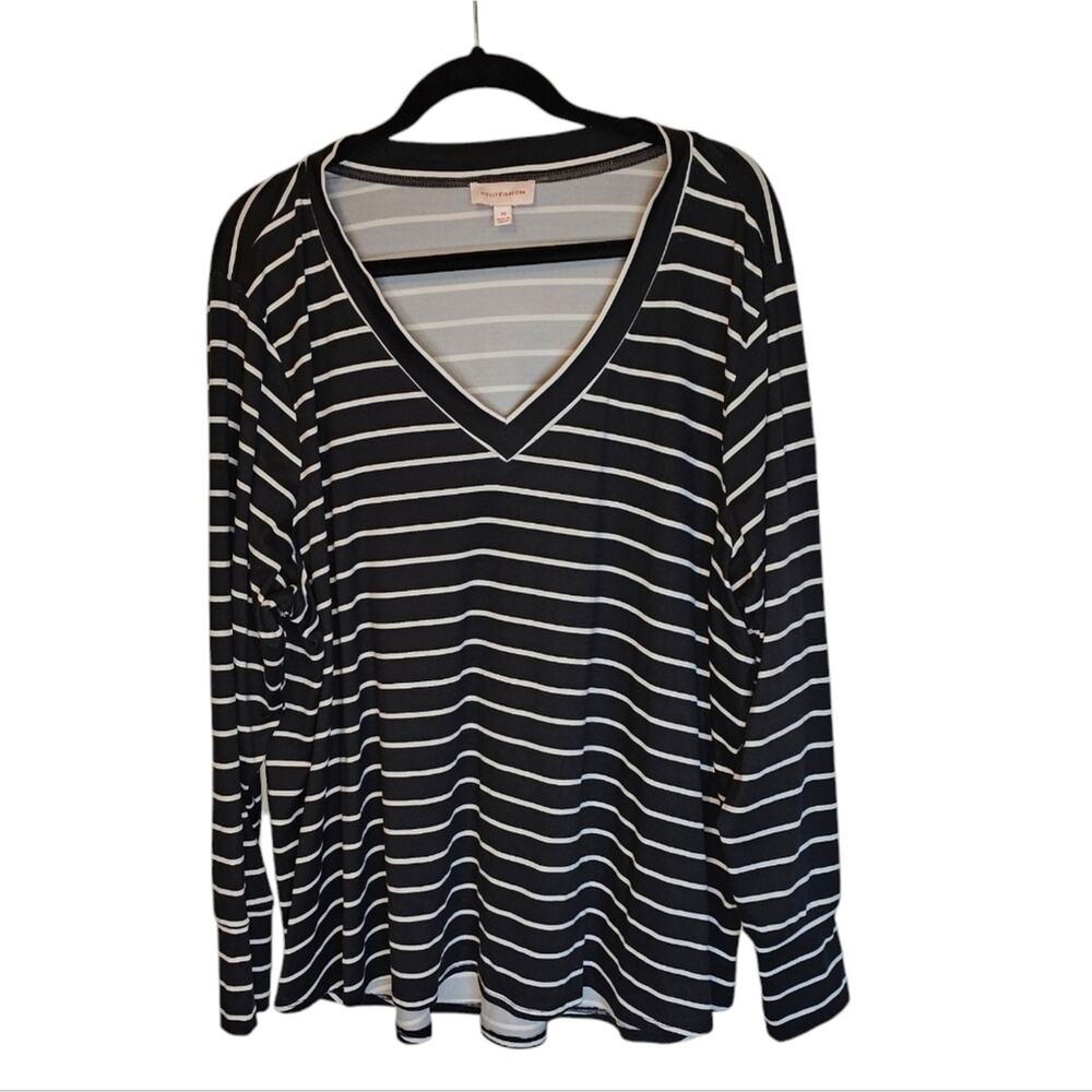 Molly & Isadora Top – Size 3X – Black & White V-Neck Cabincore Cozycore